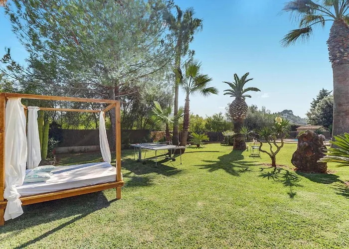 Jardi De Papallones בית הארחה 3*